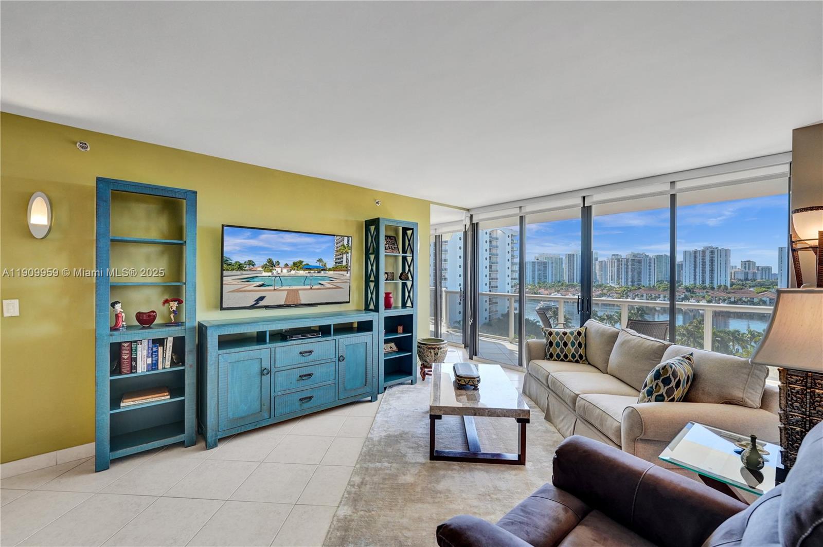 3600 Yacht Club Dr # 904