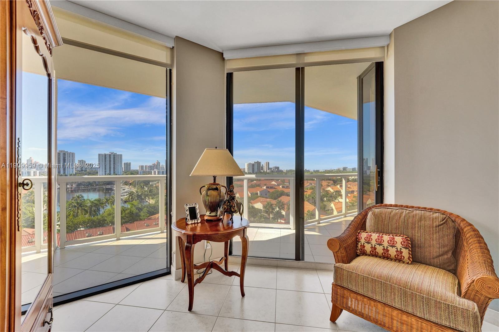 3600 Yacht Club Dr # 904