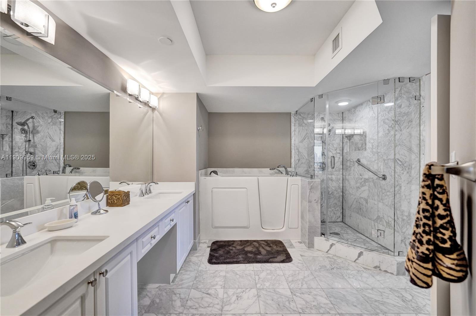 3600 Yacht Club Dr # 904