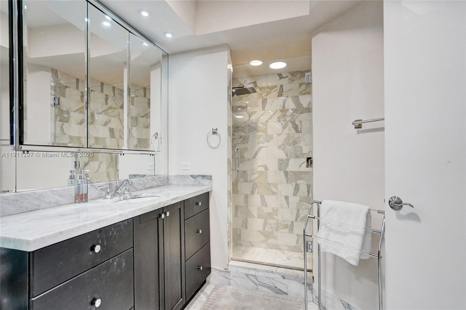 20281 E Country Club Dr # 511