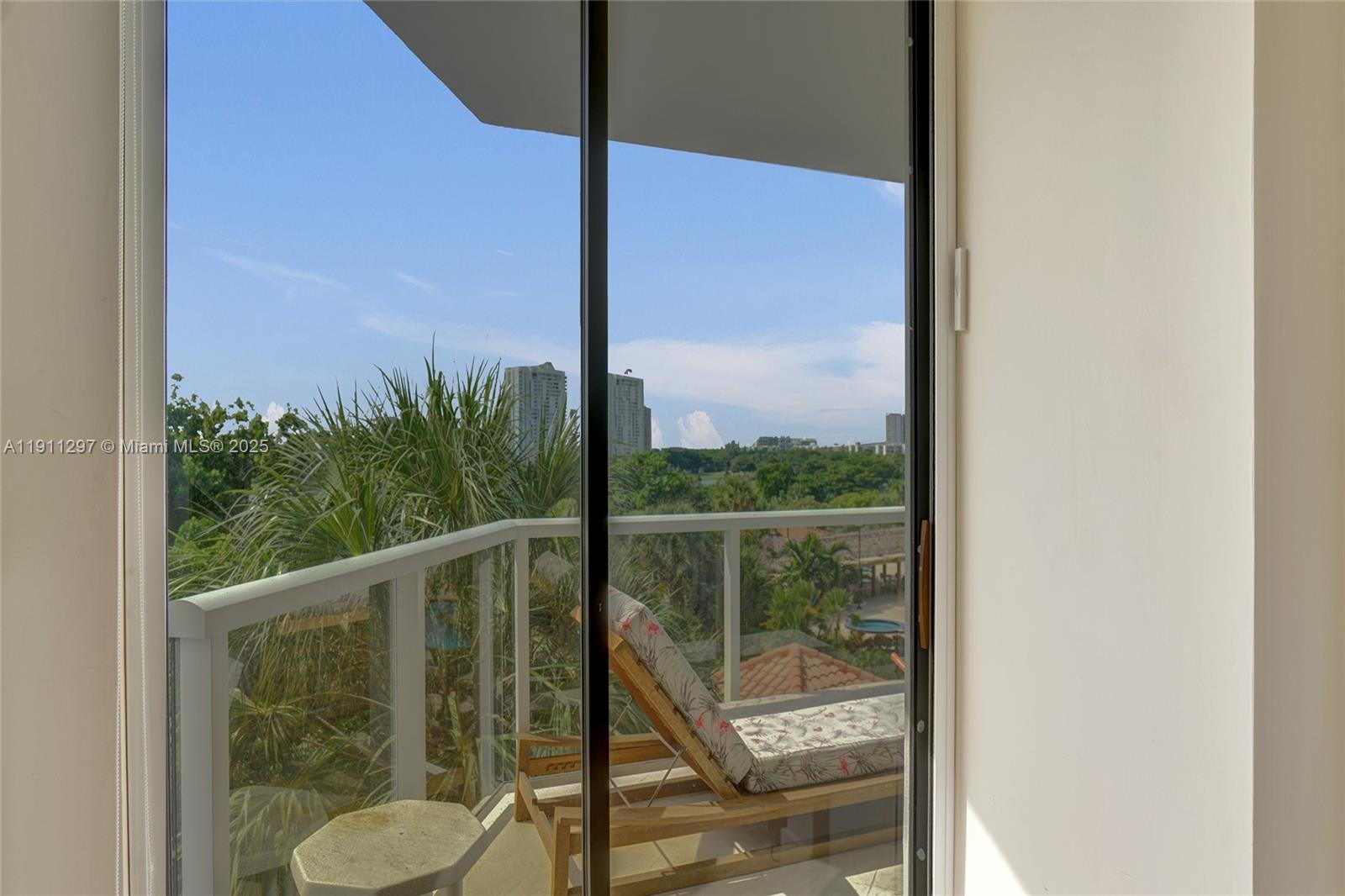 20281 E Country Club Dr # 511