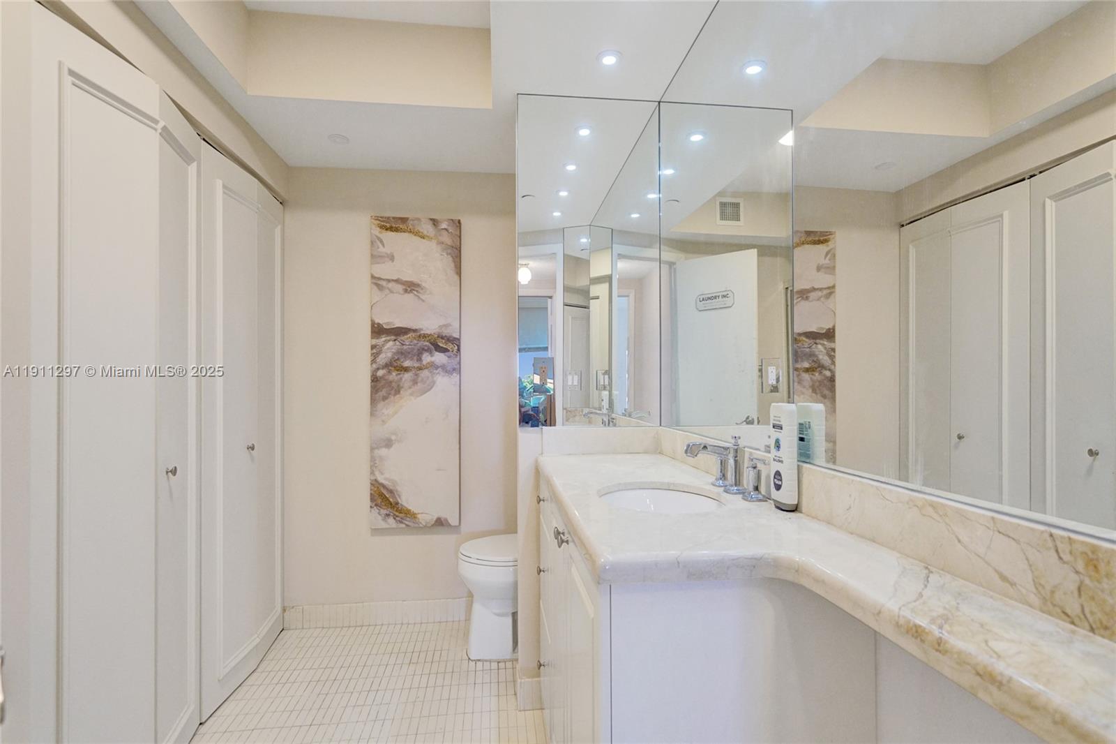 20281 E Country Club Dr # 511