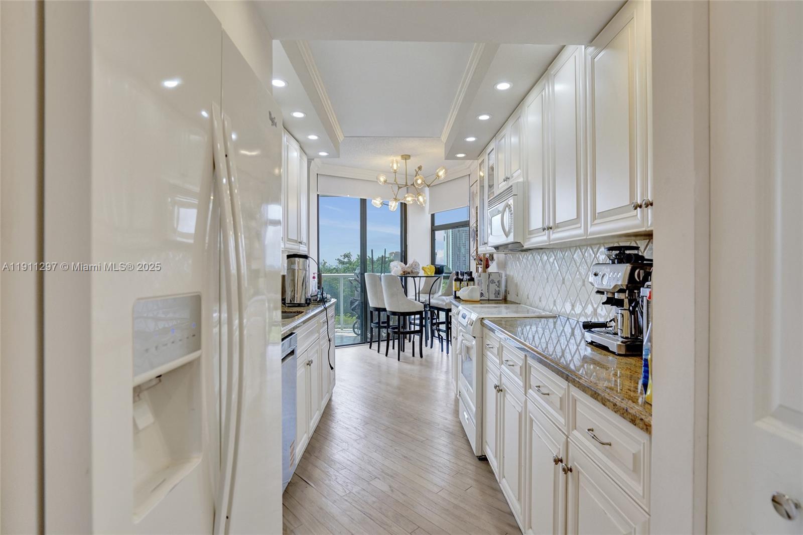 20281 E Country Club Dr # 511