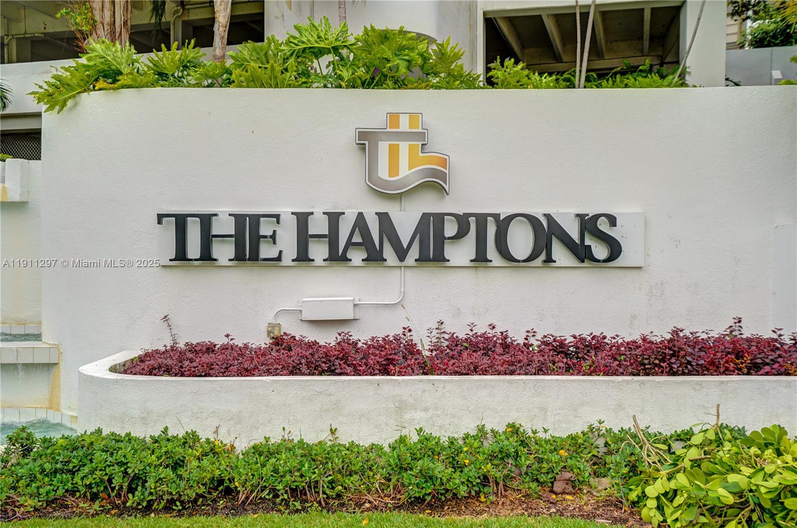 20281 E Country Club Dr # 511