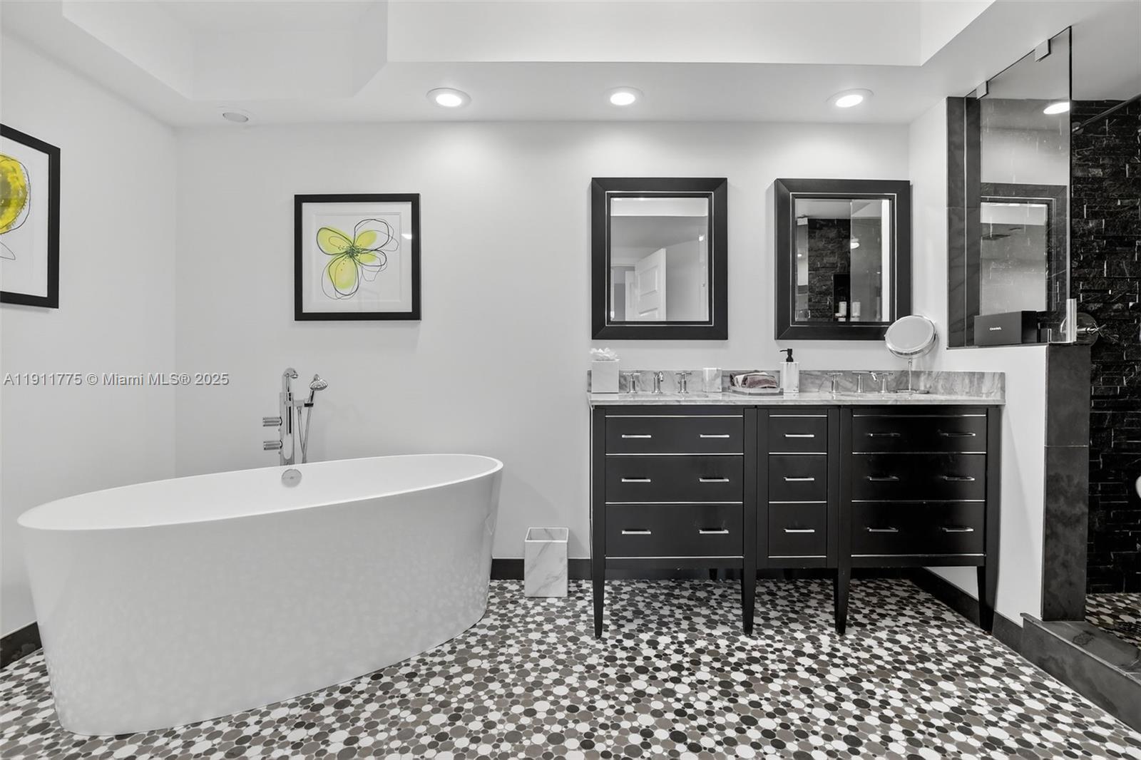 20281 E Country Club Dr # 1704