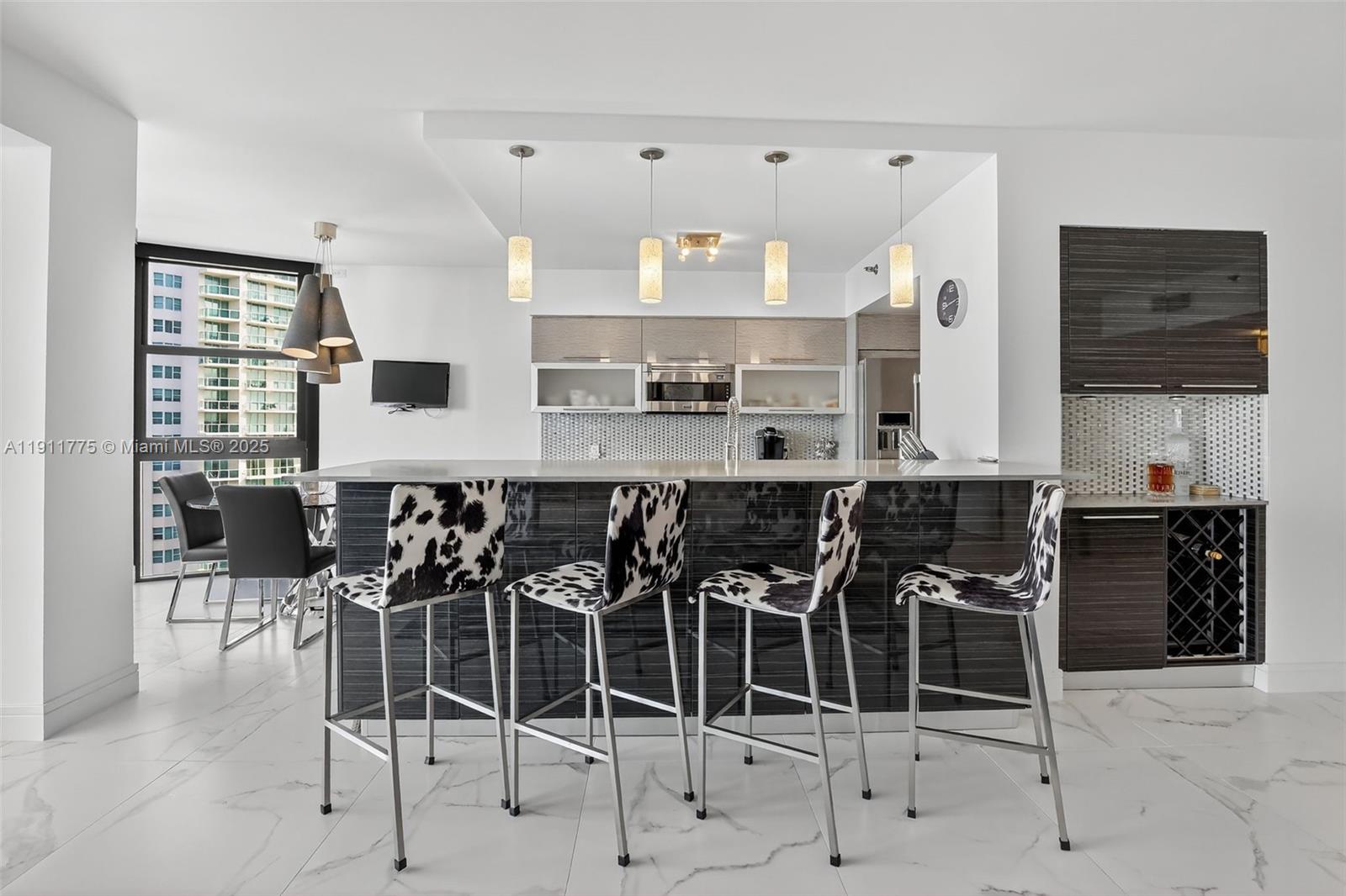 20281 E Country Club Dr # 1704