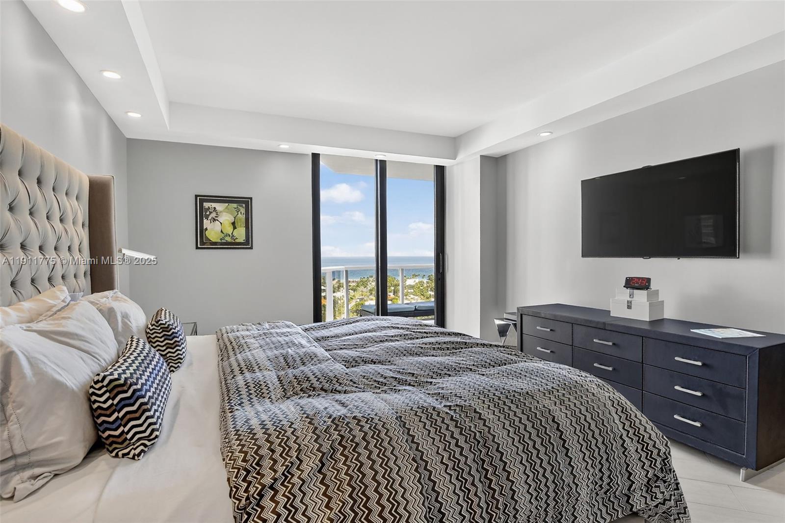 20281 E Country Club Dr # 1704