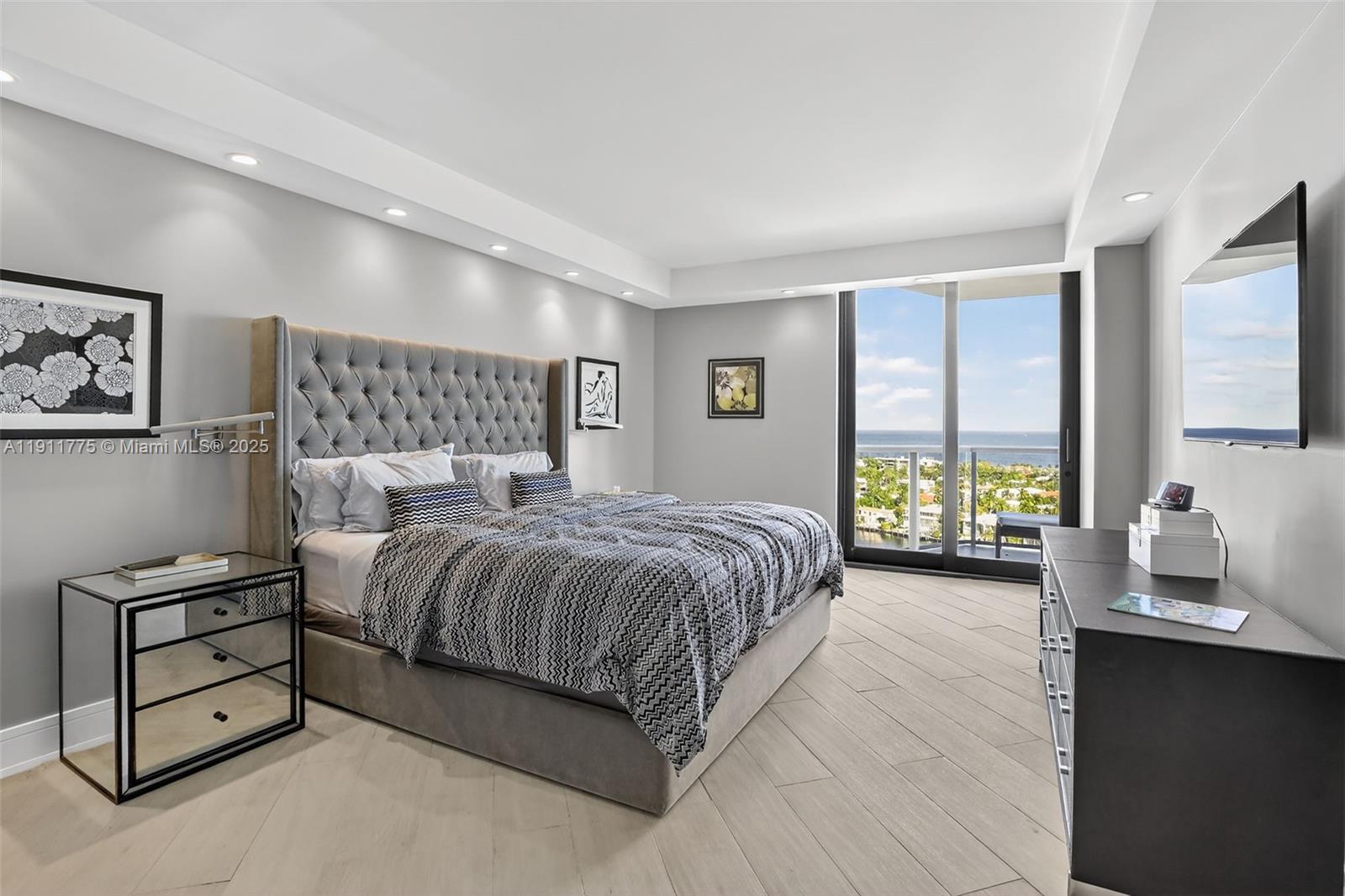 20281 E Country Club Dr # 1704