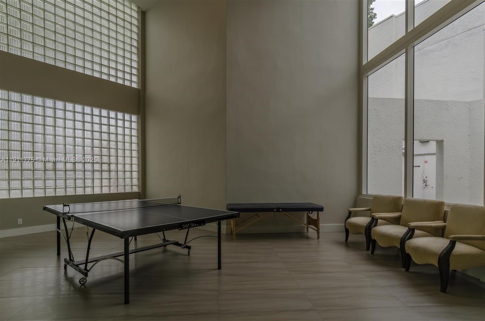 20281 E Country Club Dr # 1704