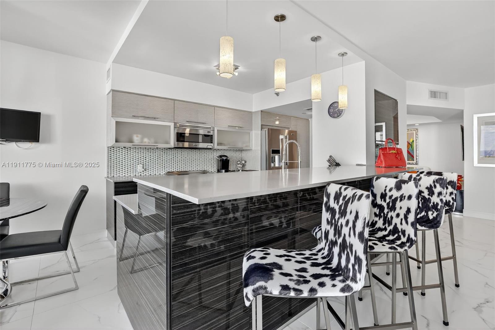 20281 E Country Club Dr # 1704