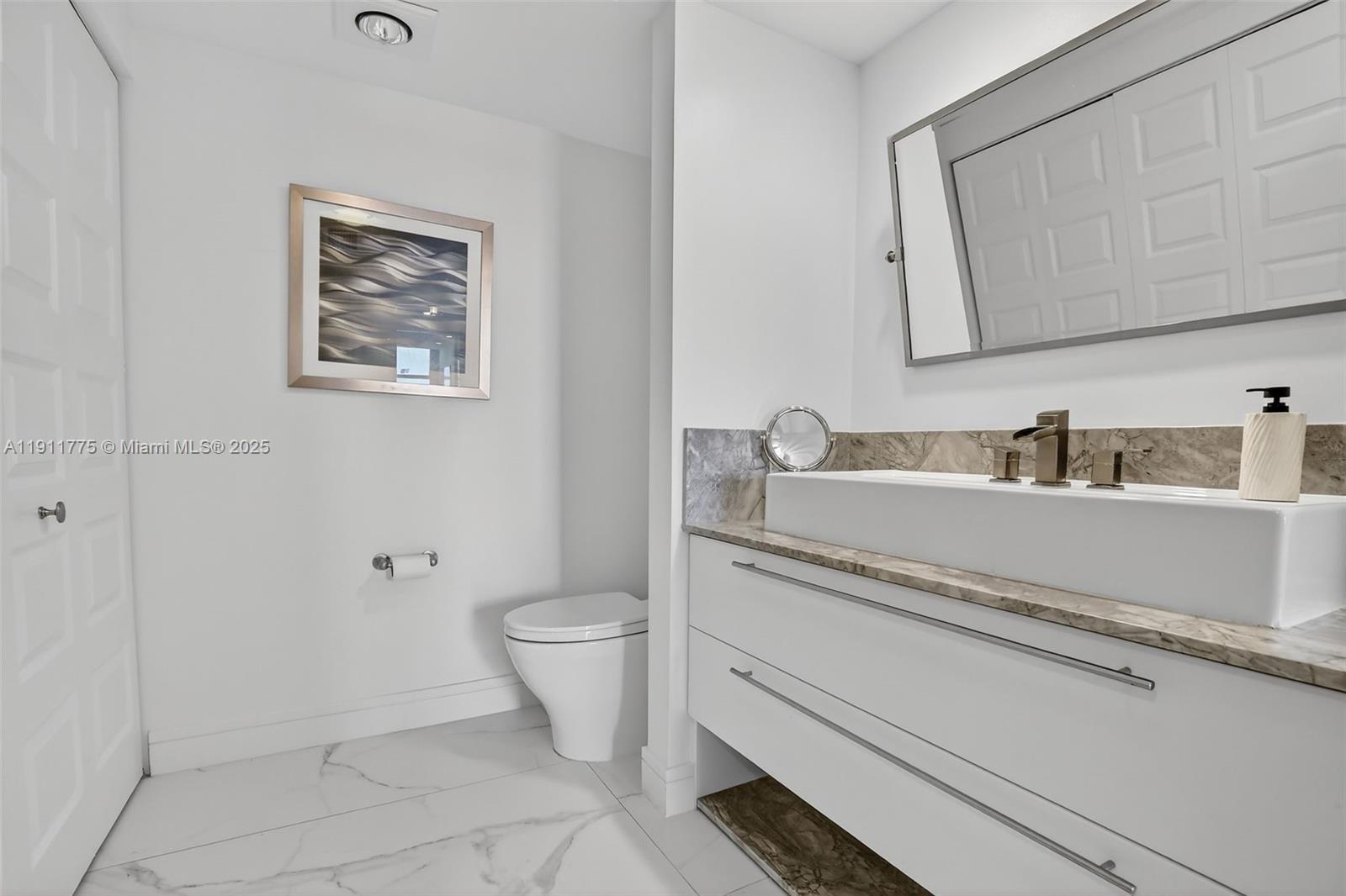 20281 E Country Club Dr # 1704