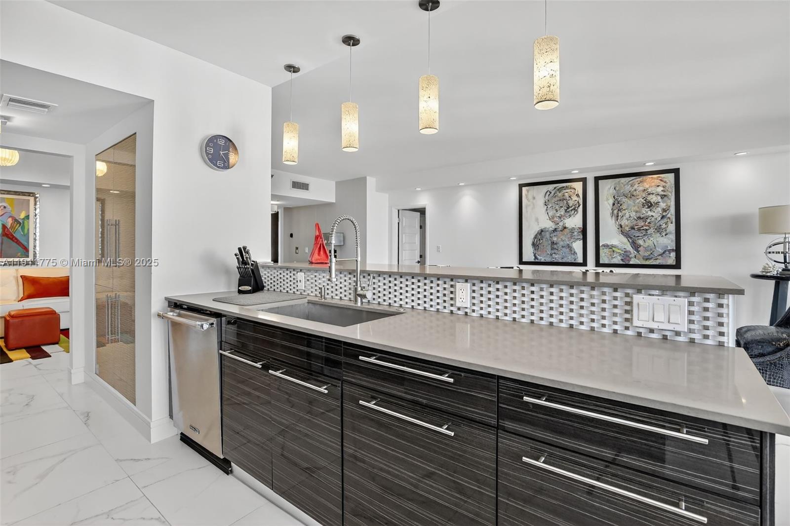 20281 E Country Club Dr # 1704