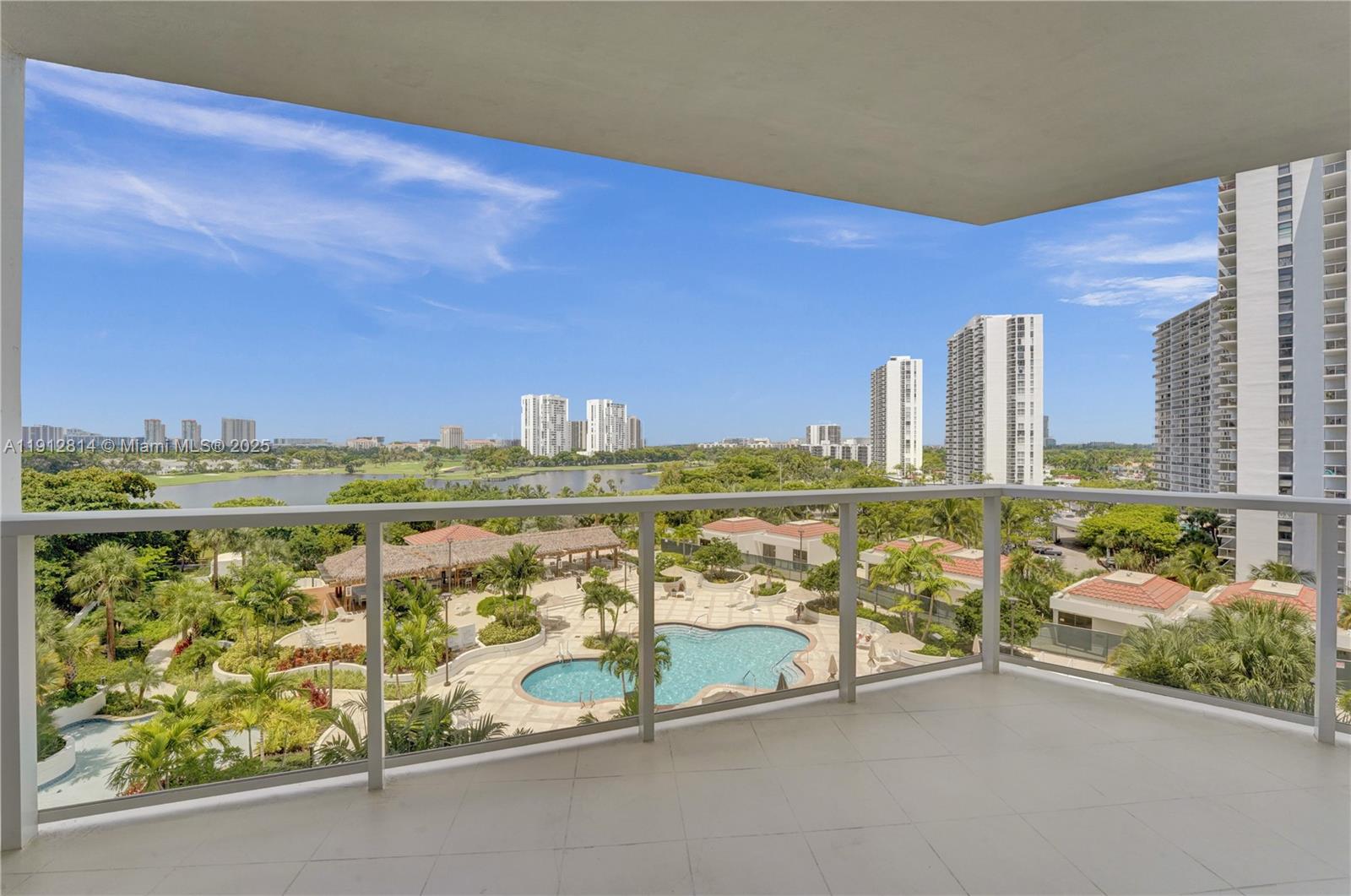 20281 E Country Club Dr # 607