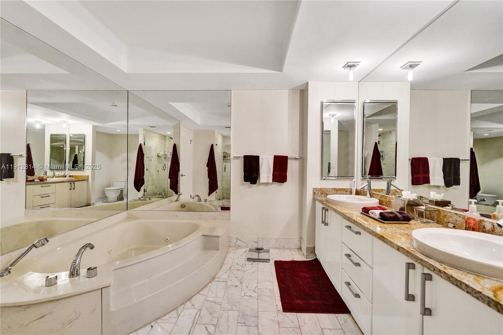 20281 E Country Club Dr # 607