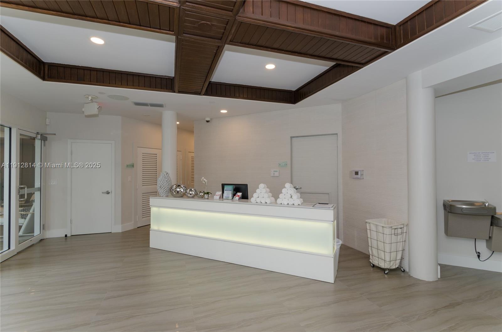 20281 E Country Club Dr # 607