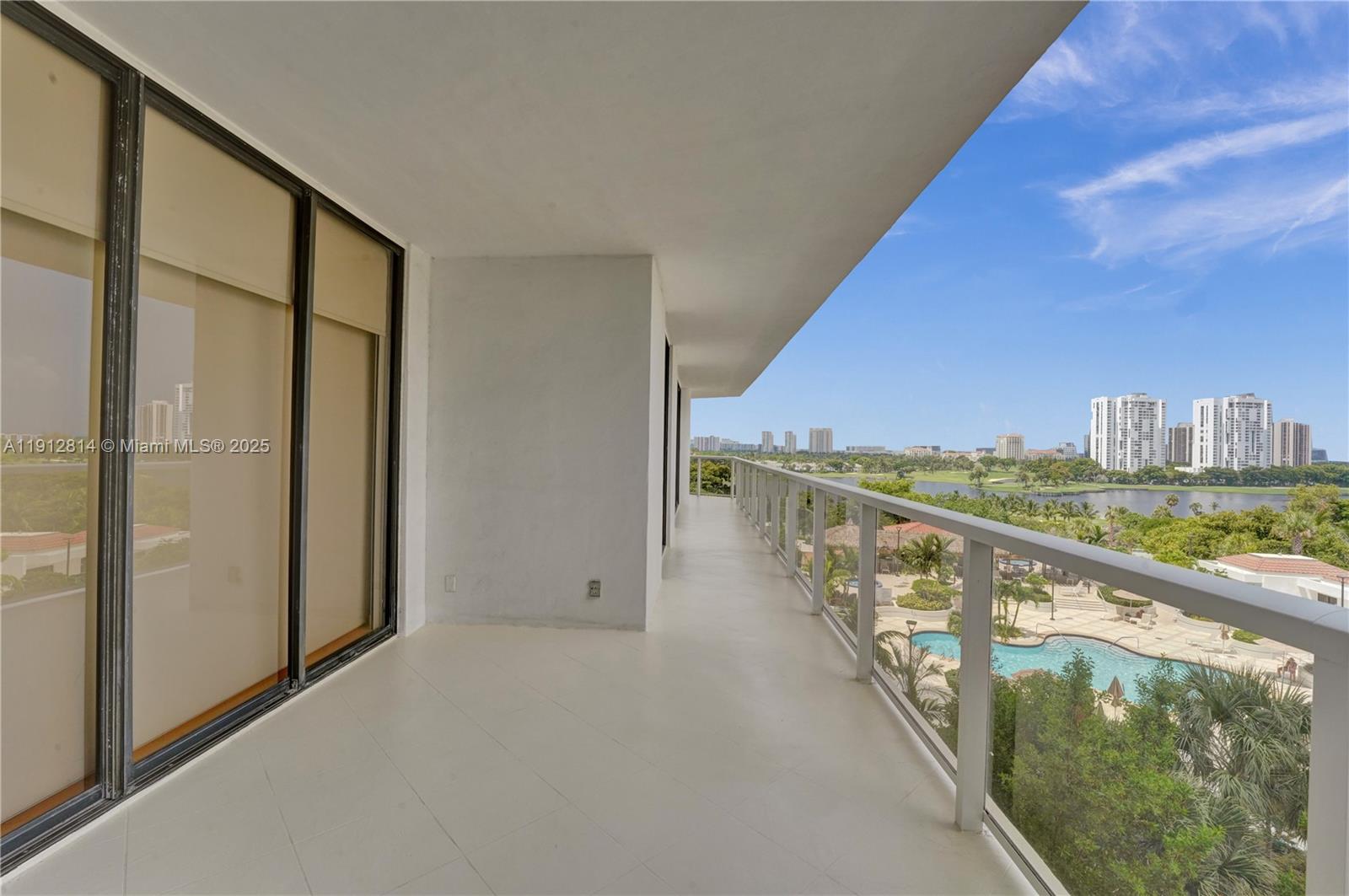 20281 E Country Club Dr # 607