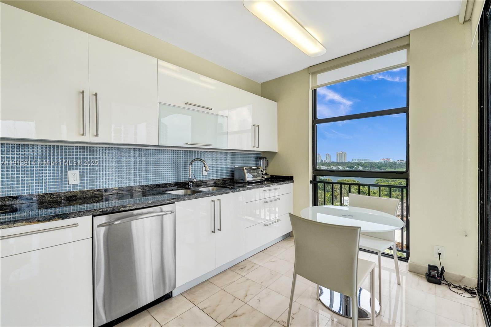 20281 E Country Club Dr # 607