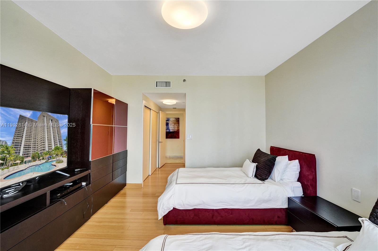 20281 E Country Club Dr # 607