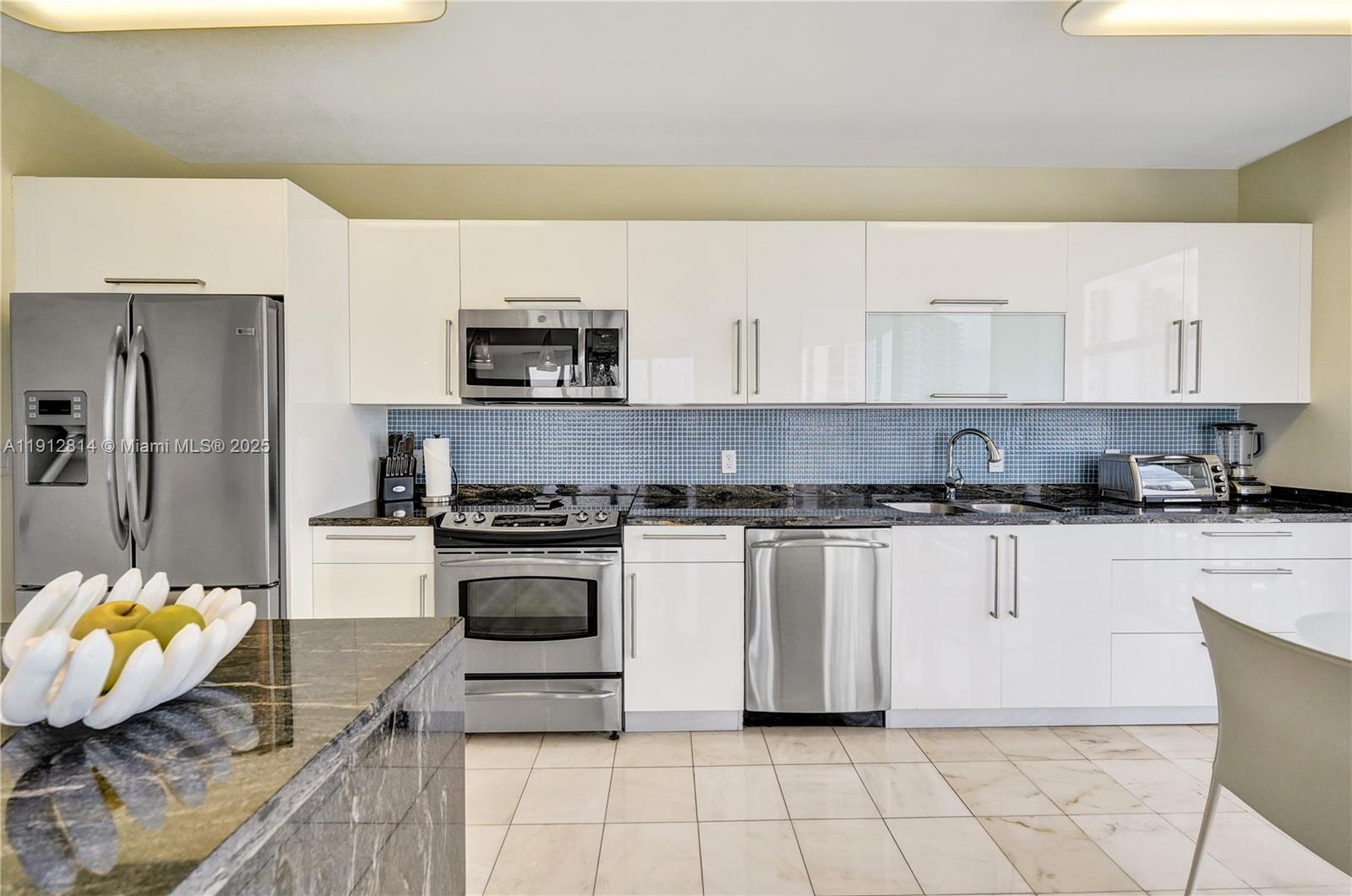 20281 E Country Club Dr # 607