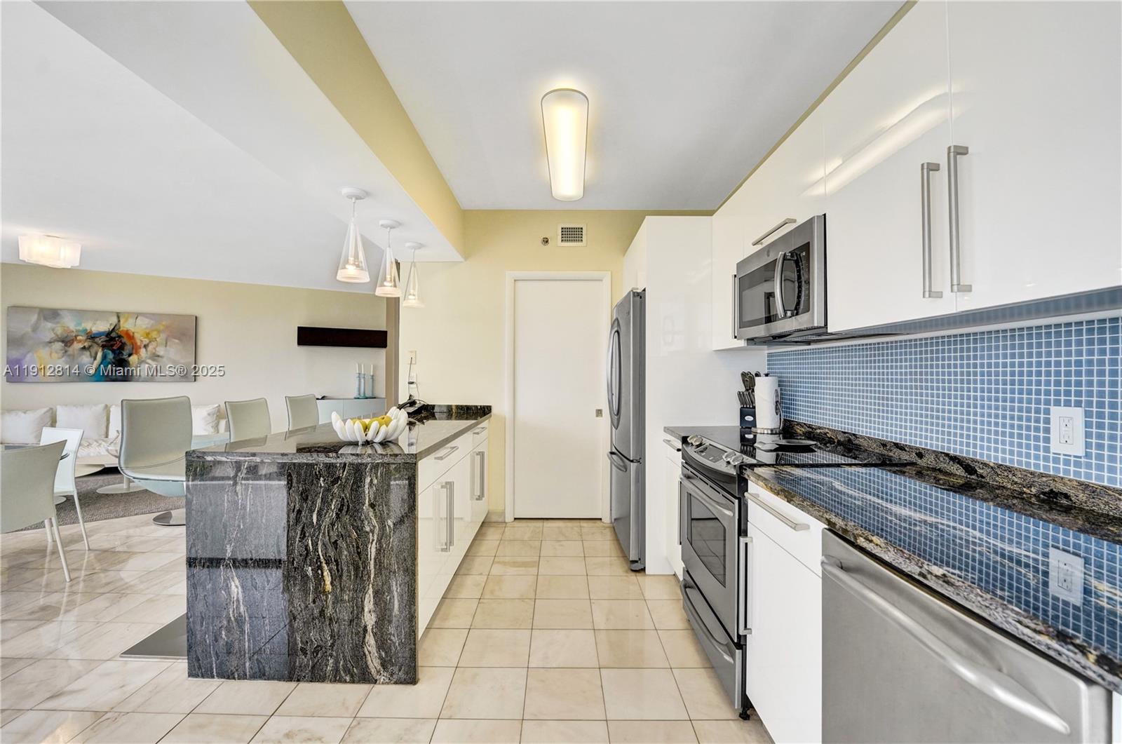 20281 E Country Club Dr # 607