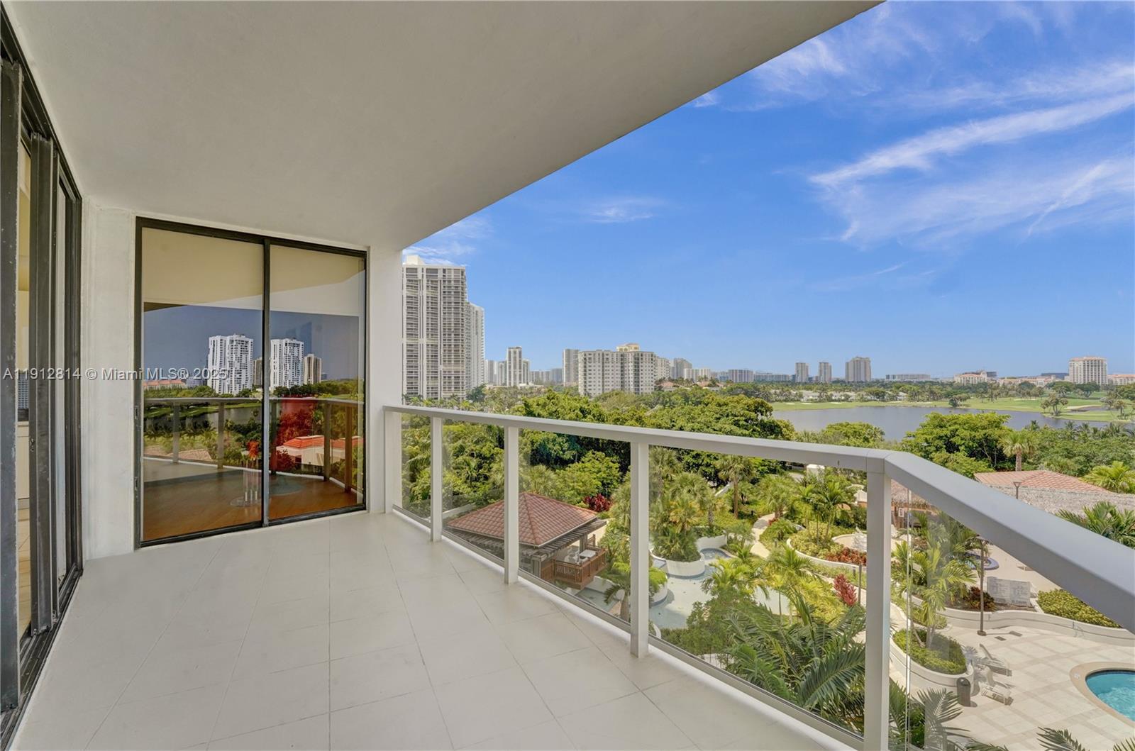 20281 E Country Club Dr # 607