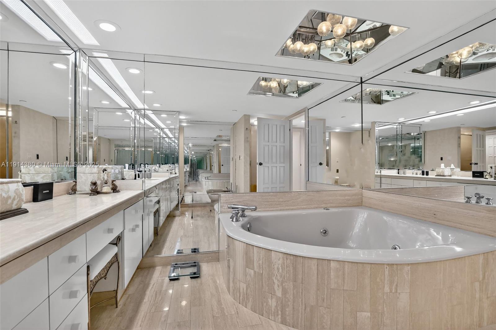 19667 Turnberry Way # 5J