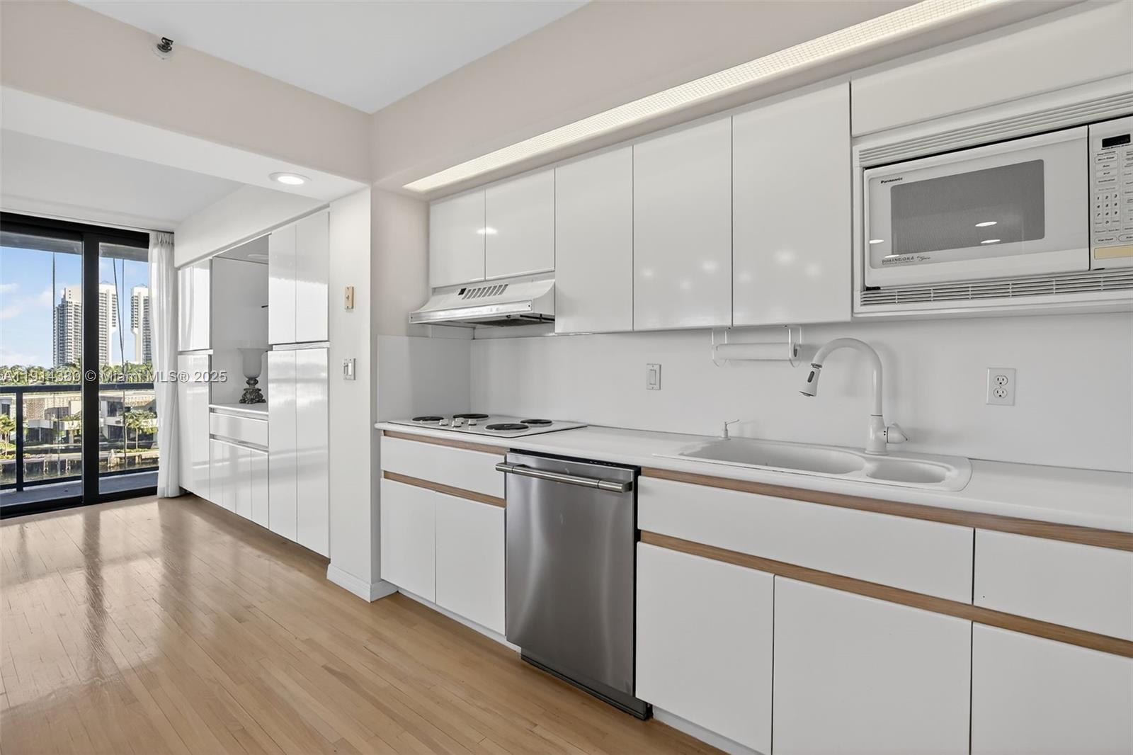 19667 Turnberry Way # 5J