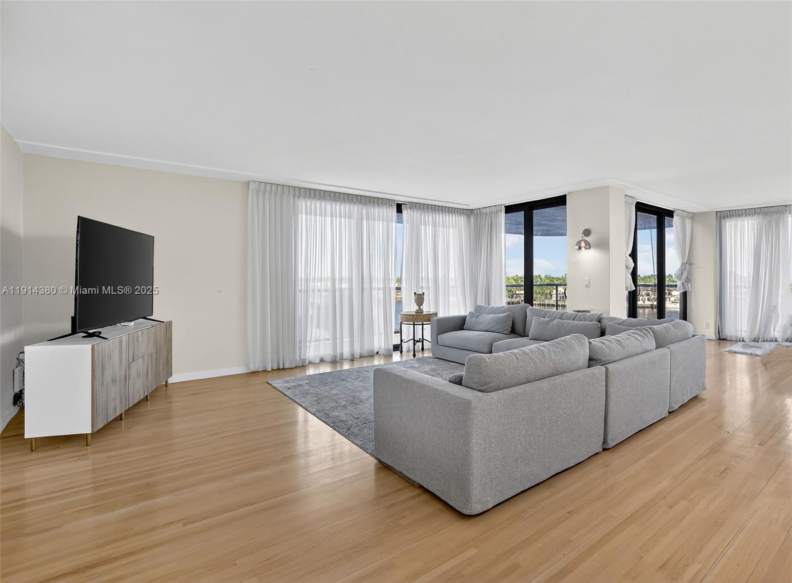 19667 Turnberry Way # 5J