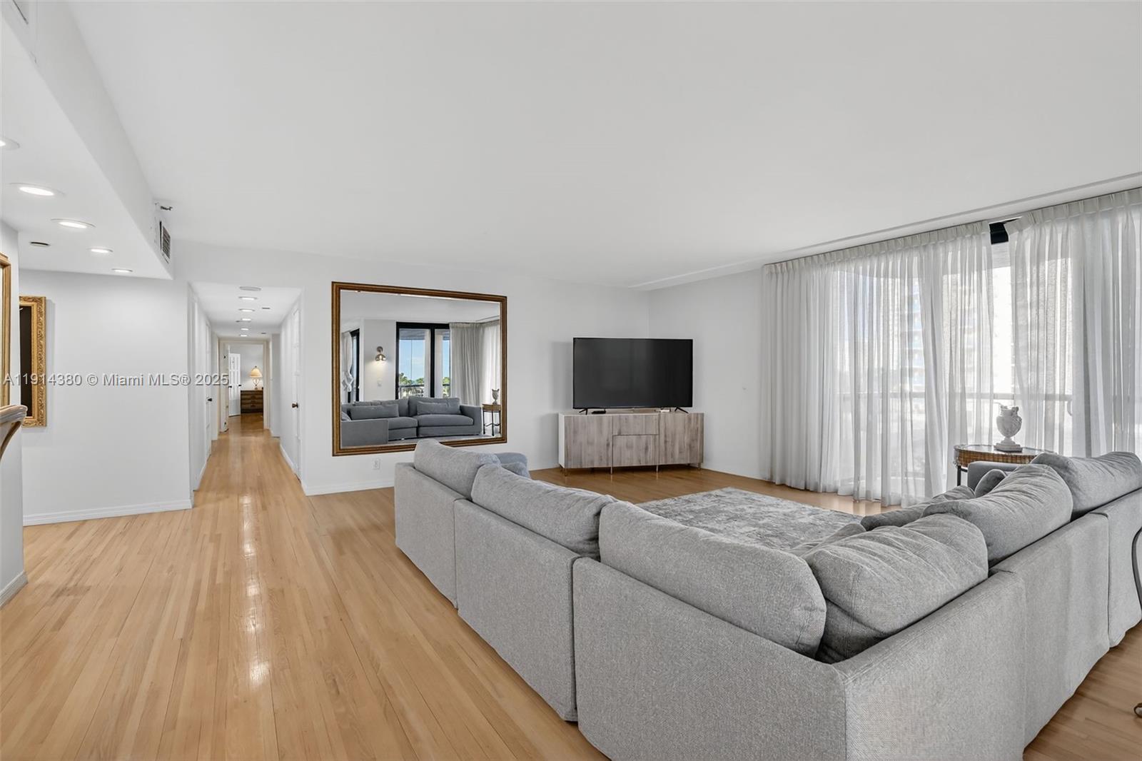 19667 Turnberry Way # 5J