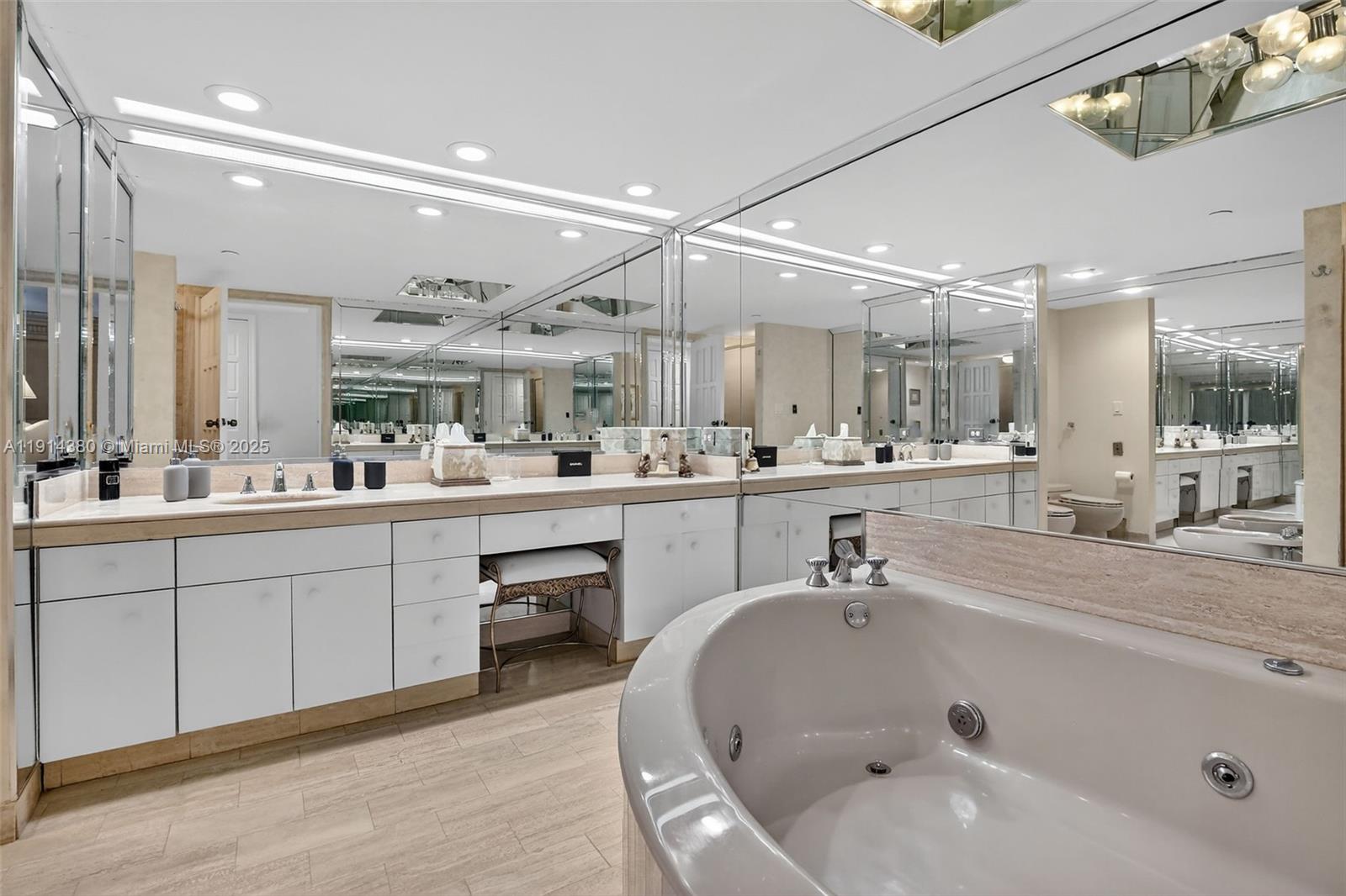 19667 Turnberry Way # 5J