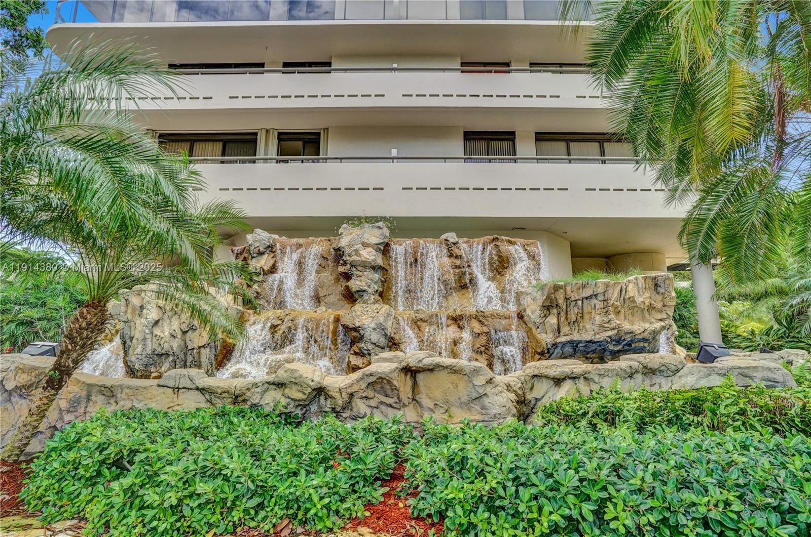 19667 Turnberry Way # 5J