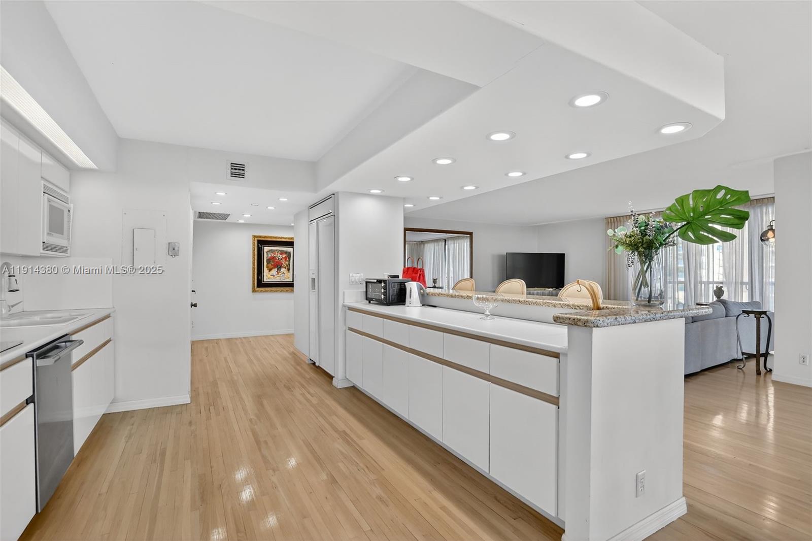 19667 Turnberry Way # 5J