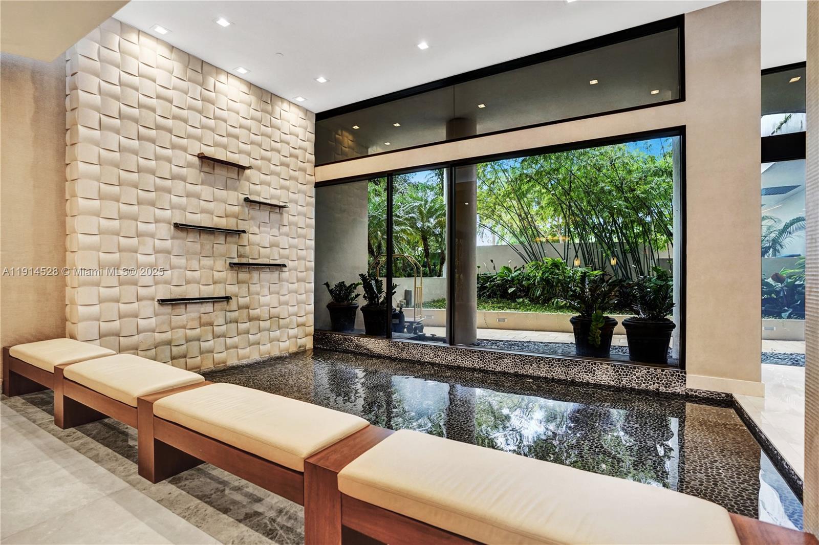 19667 Turnberry Way # 7B