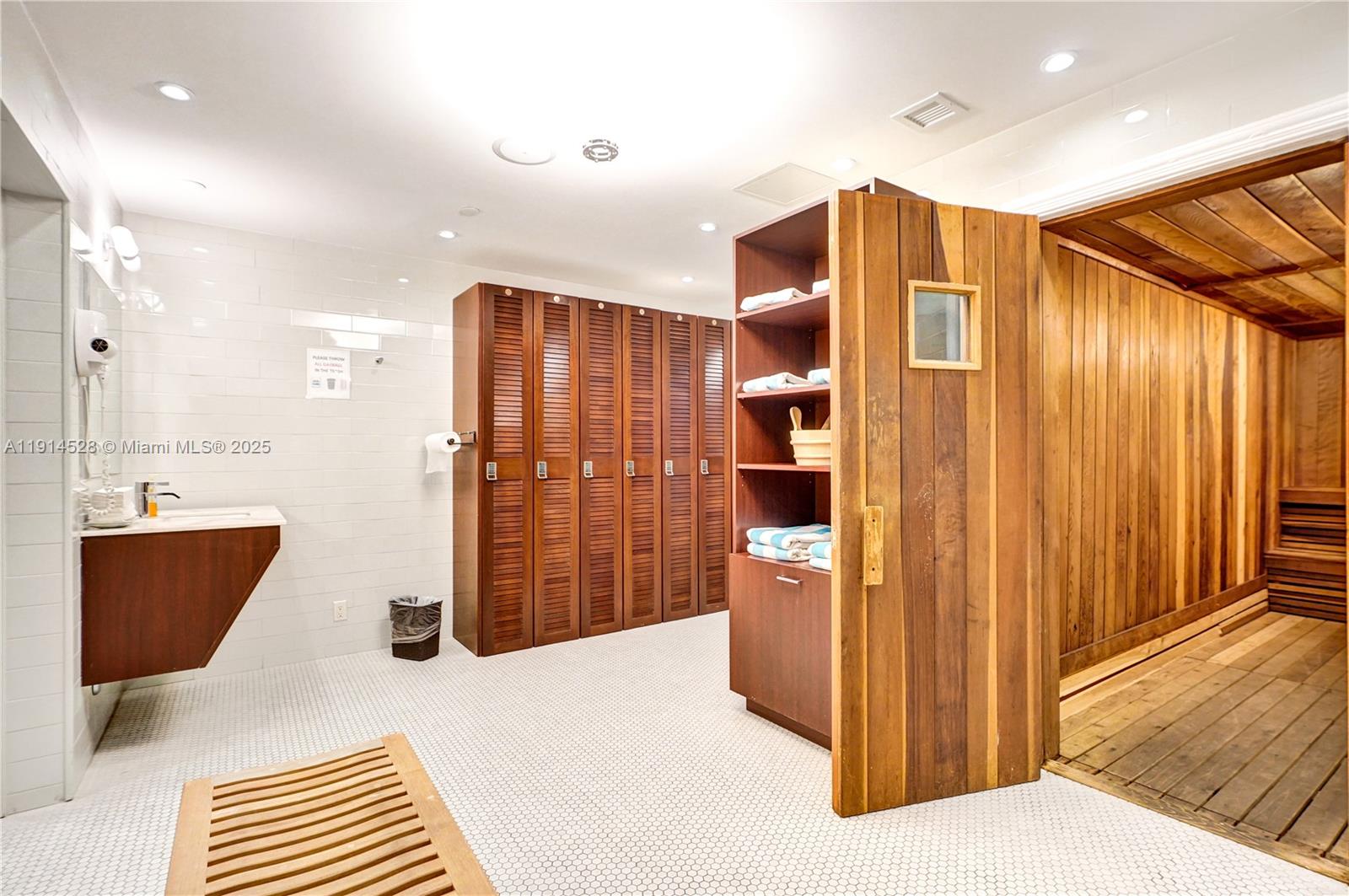 19667 Turnberry Way # 7B