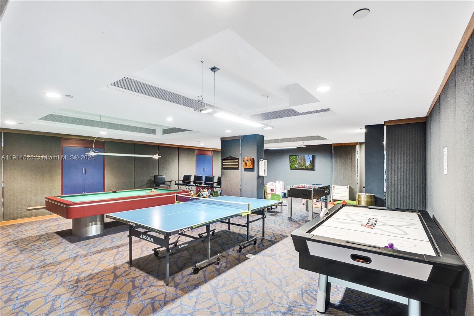 19667 Turnberry Way # 7B