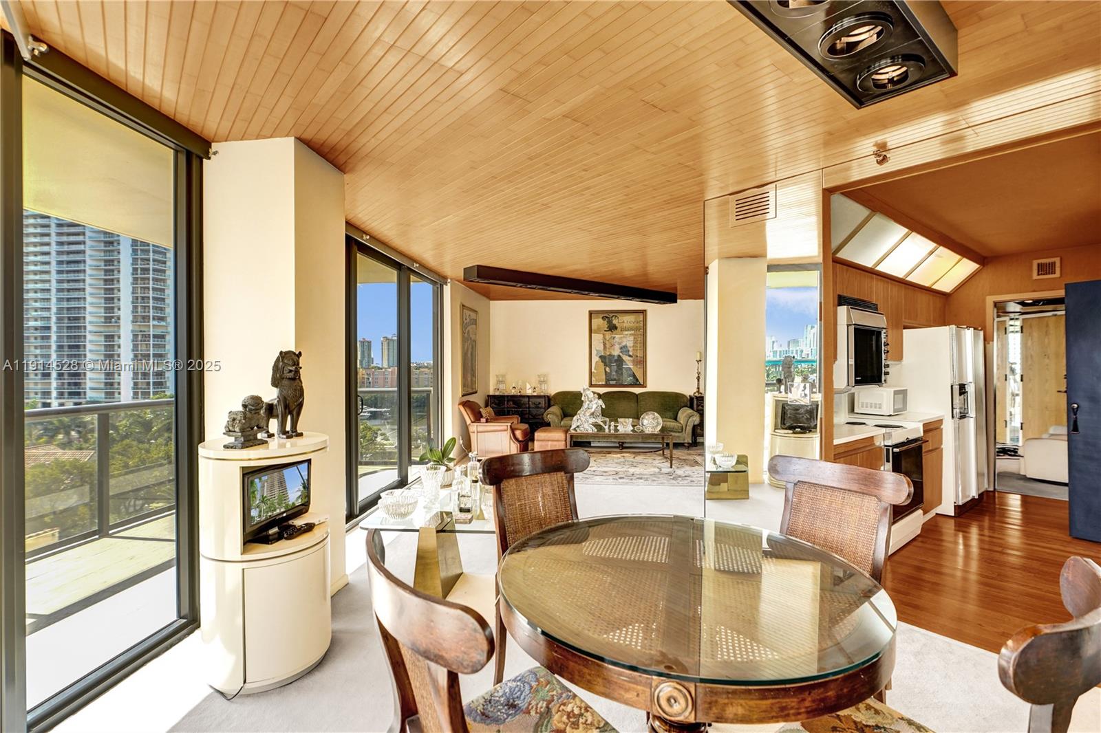 19667 Turnberry Way # 7B