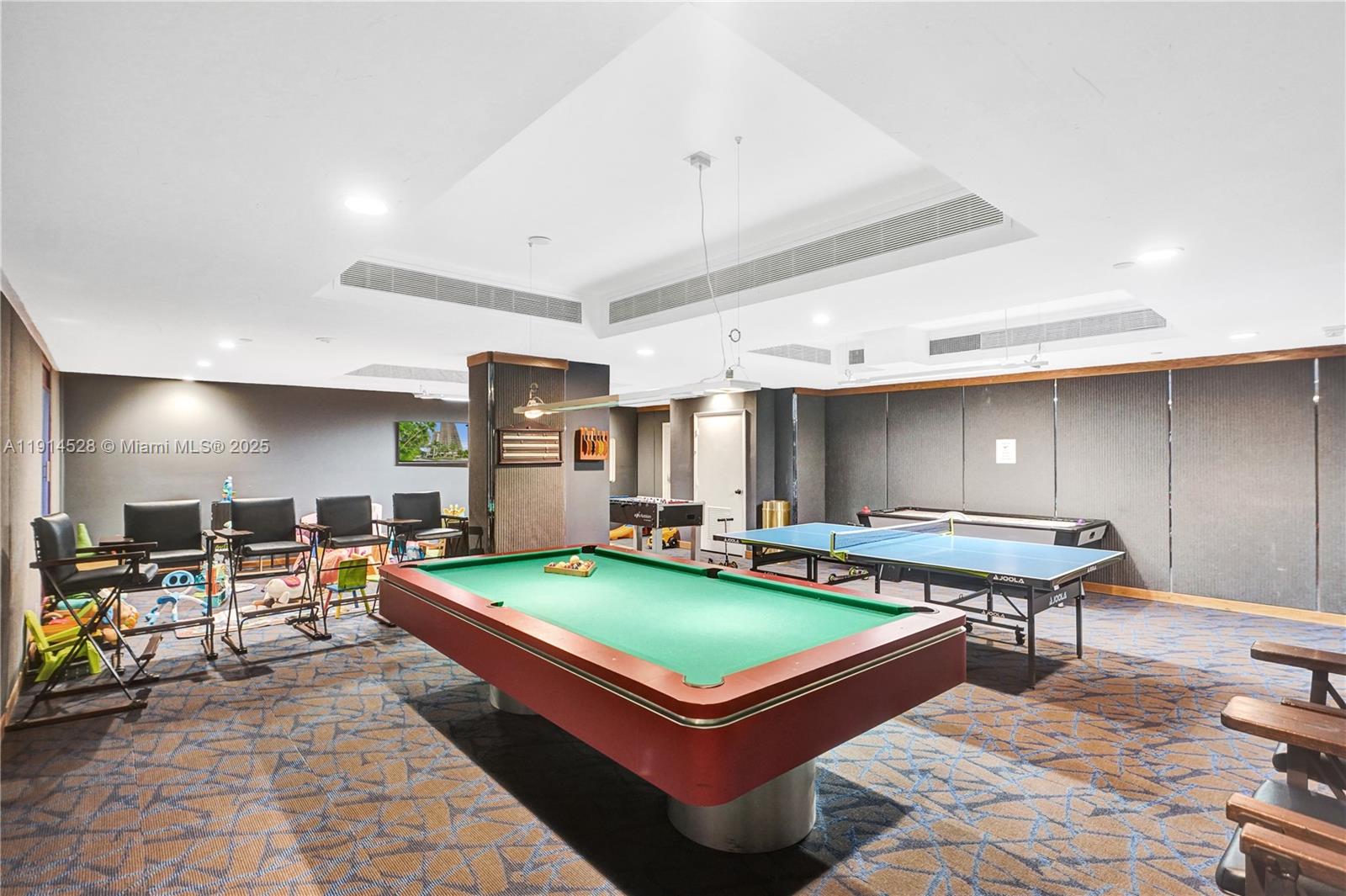 19667 Turnberry Way # 7B