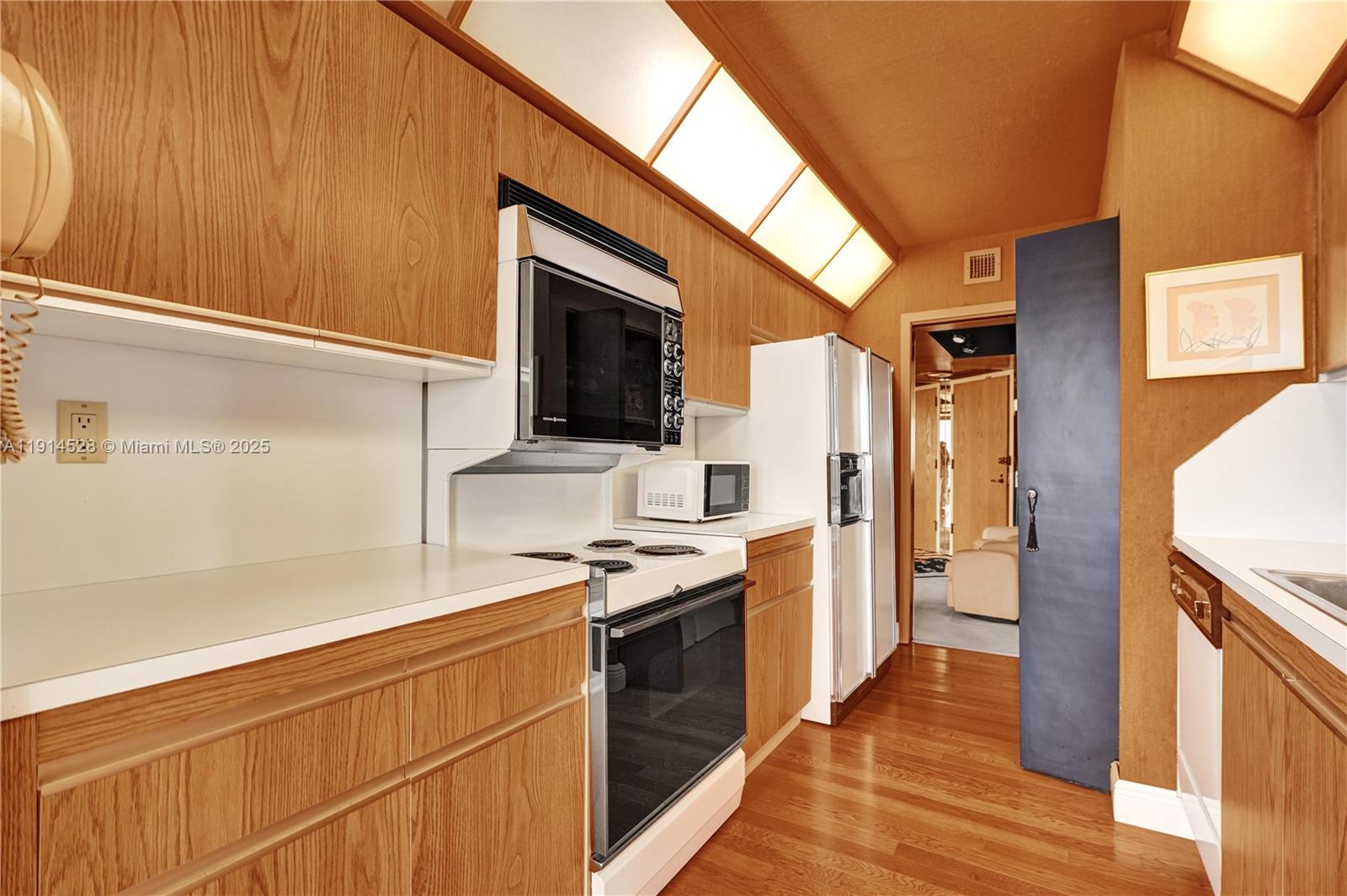 19667 Turnberry Way # 7B