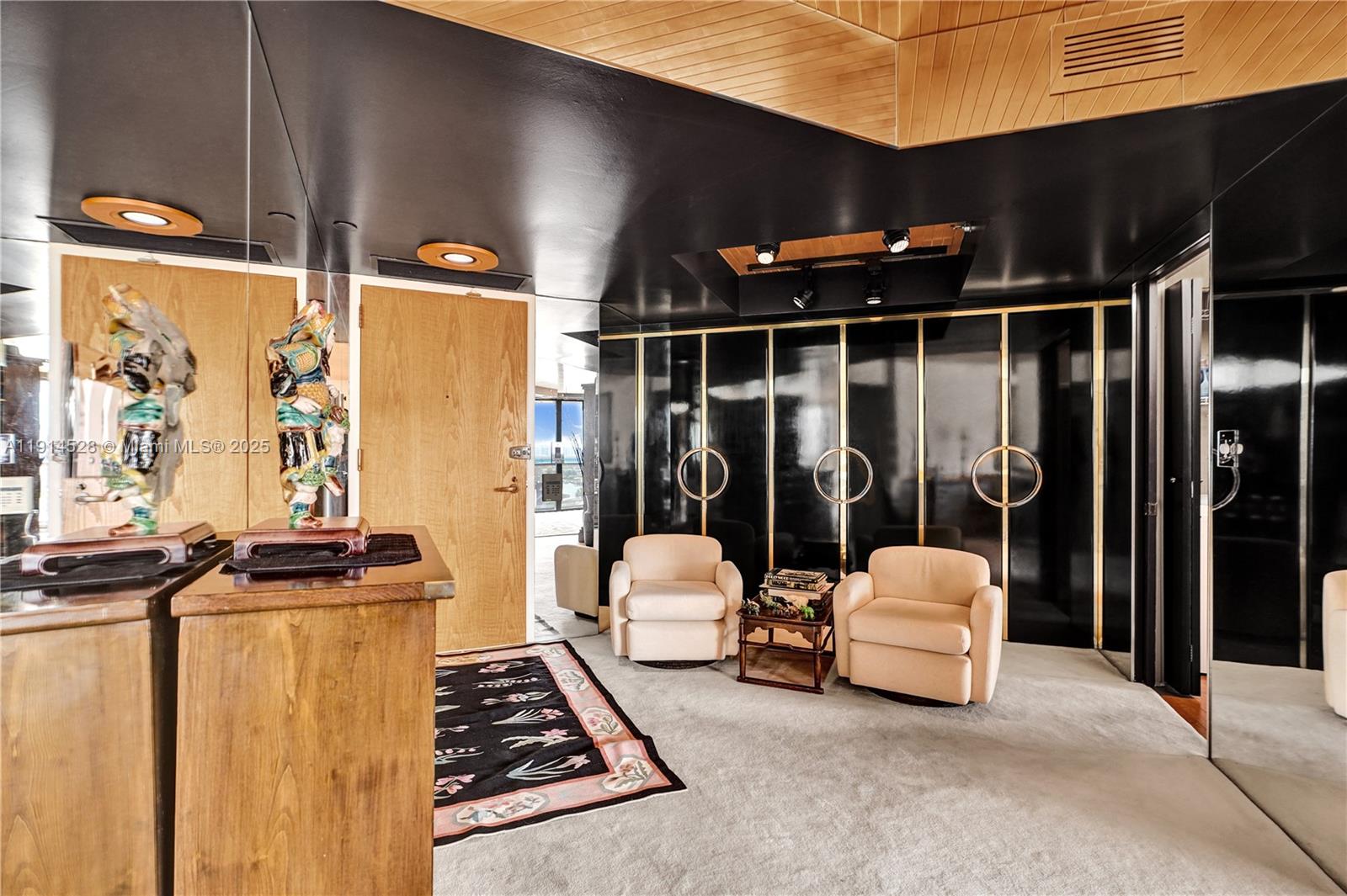 19667 Turnberry Way # 7B