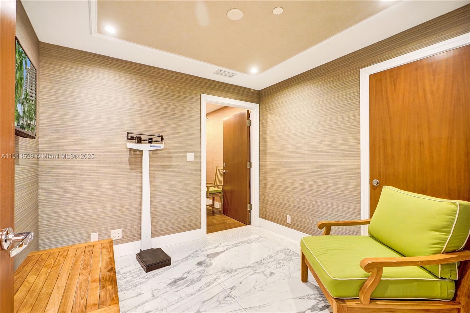 19667 Turnberry Way # 7B