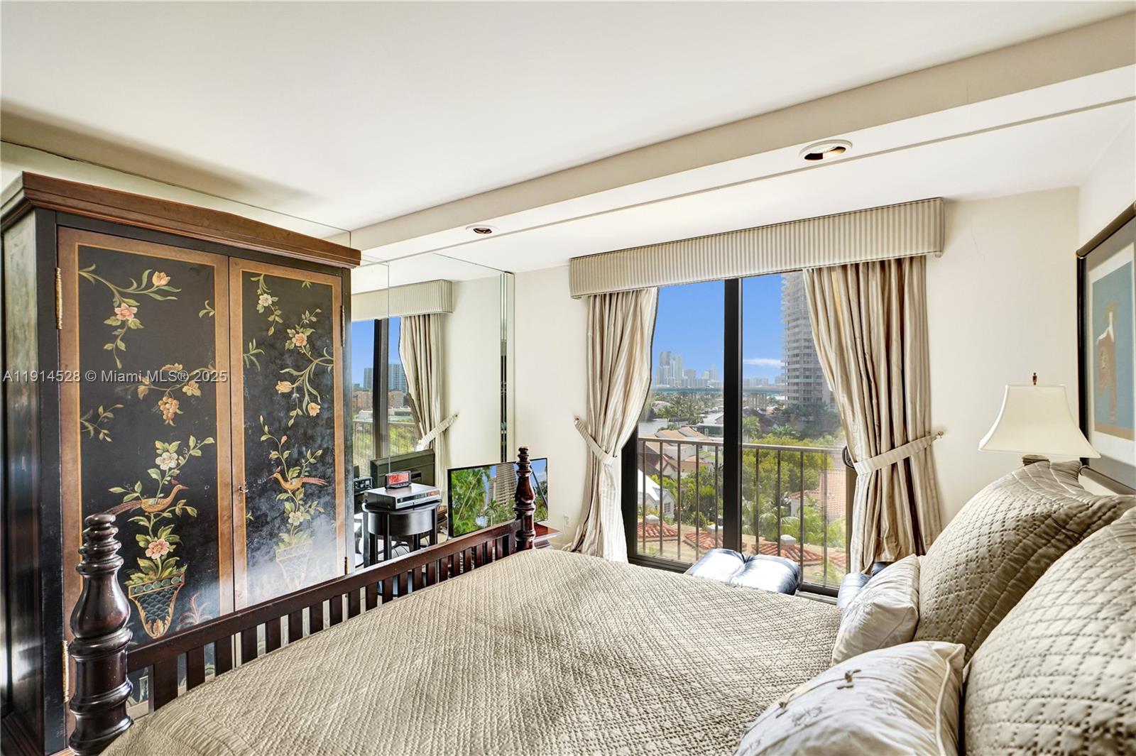 19667 Turnberry Way # 7B