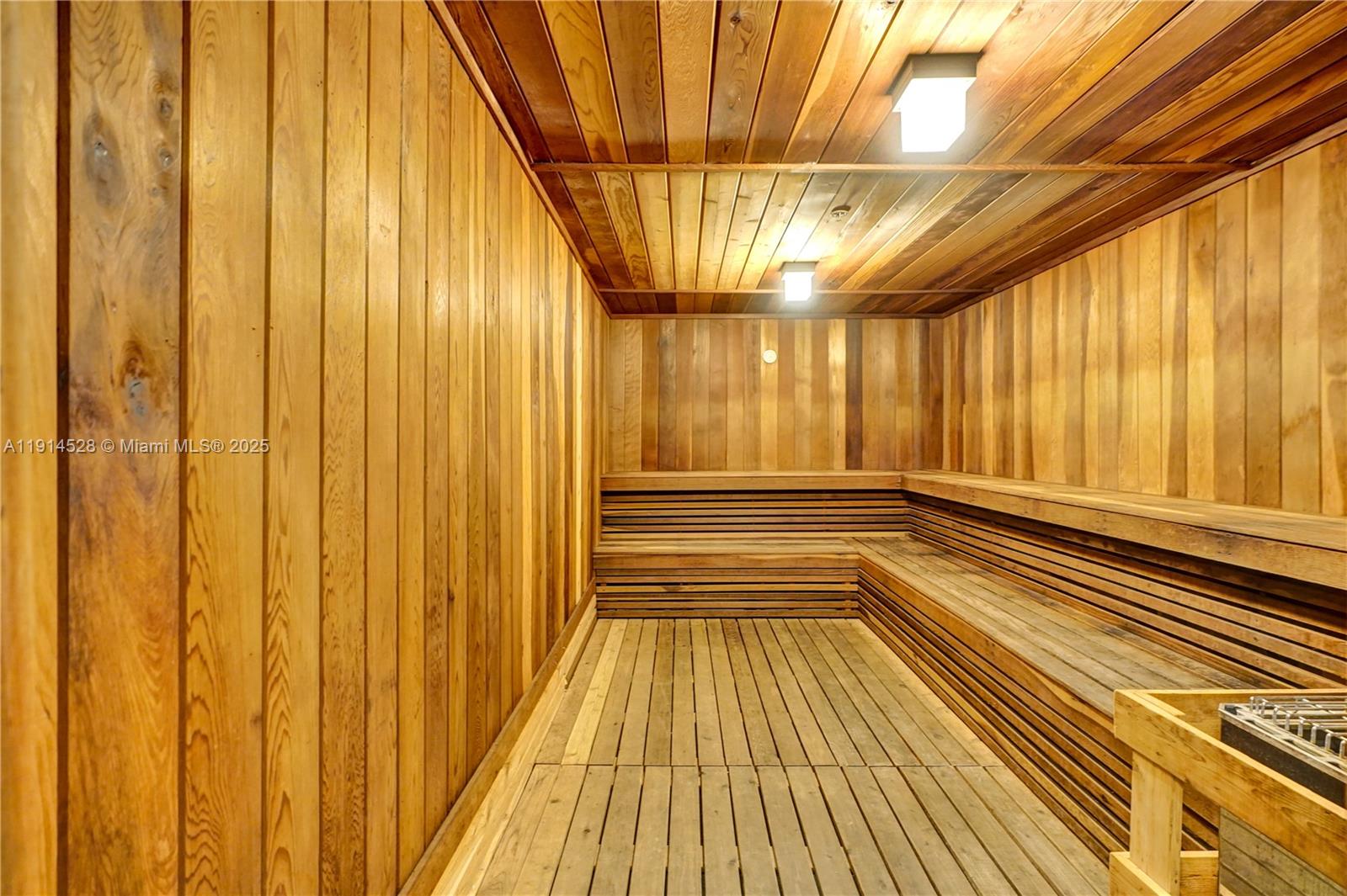 19667 Turnberry Way # 7B