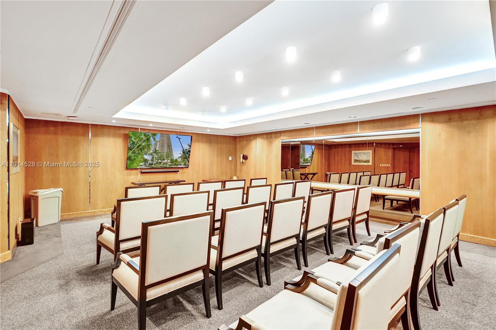 19667 Turnberry Way # 7B