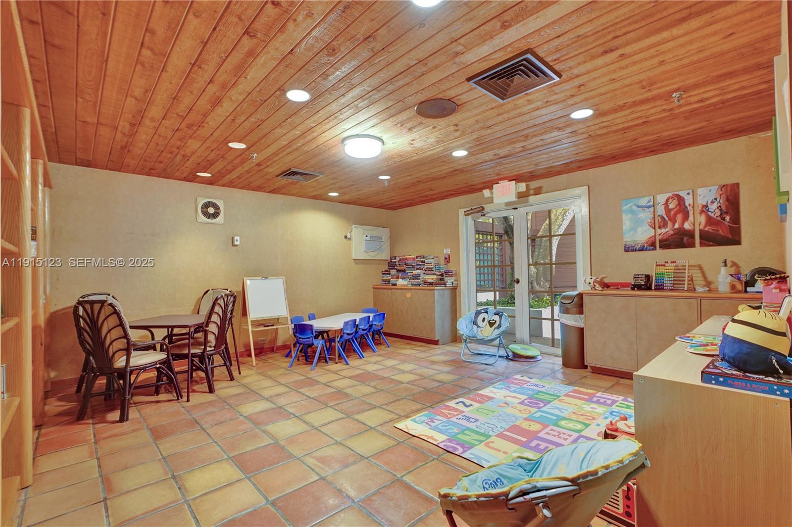 2000 Towerside Ter # 301