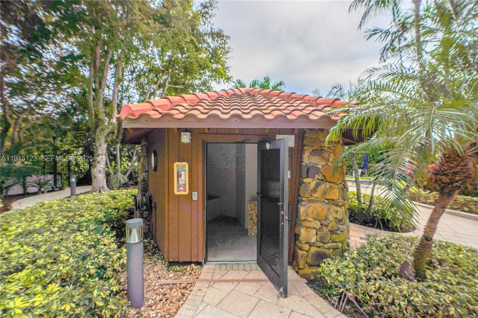 2000 Towerside Ter # 301