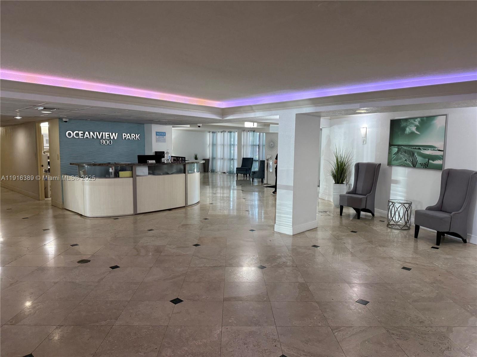 800 Parkview Dr # 402