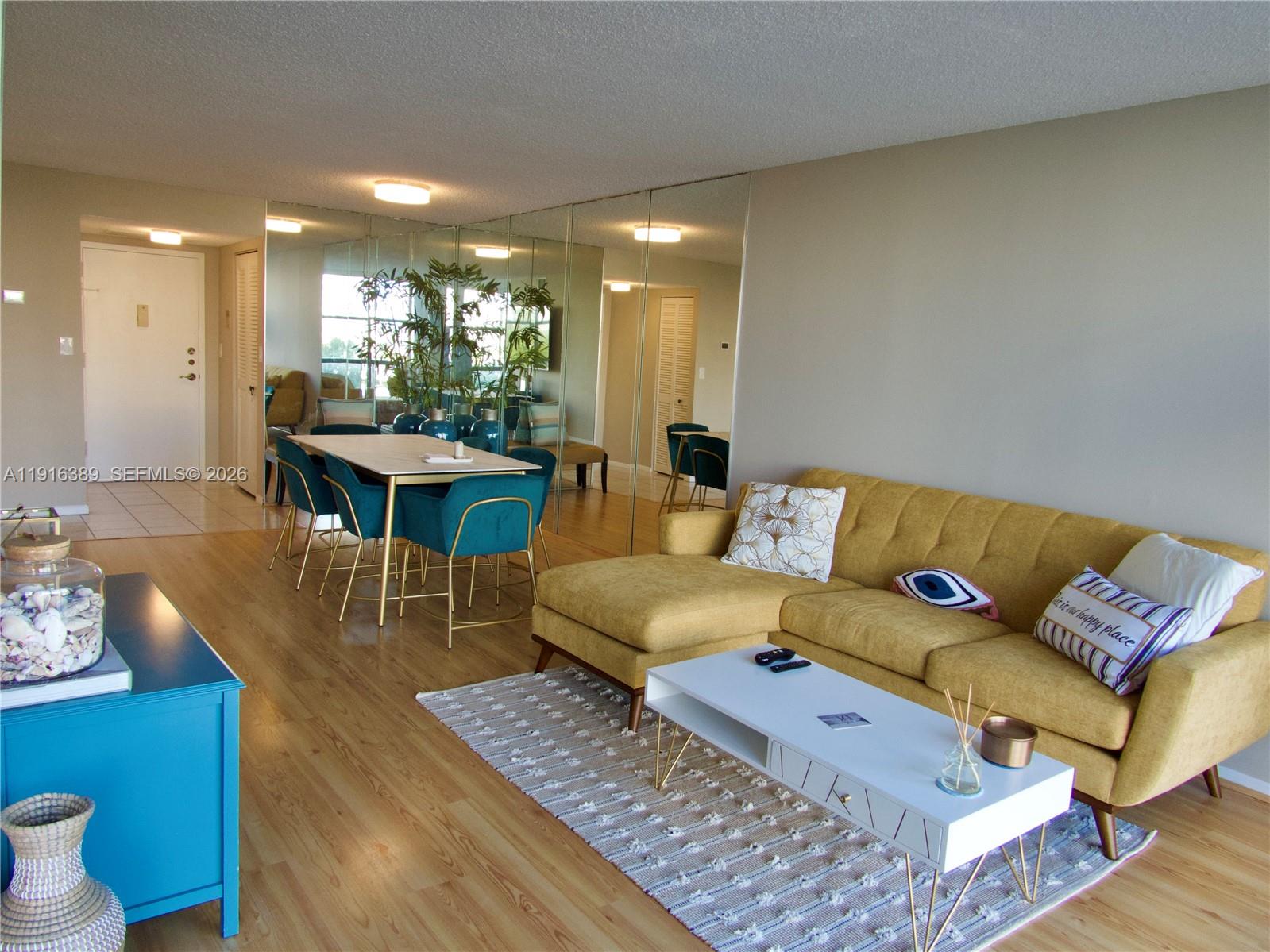 800 Parkview Dr # 402