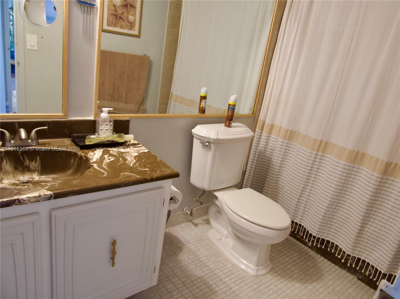 800 Parkview Dr # 402