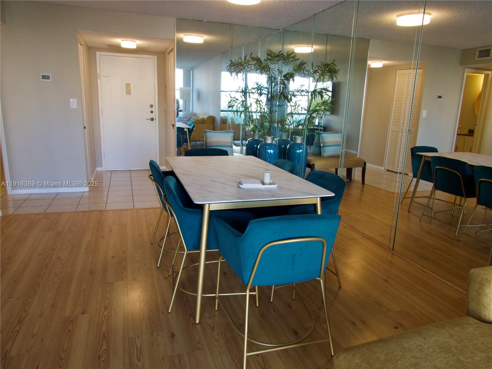 800 Parkview Dr # 402