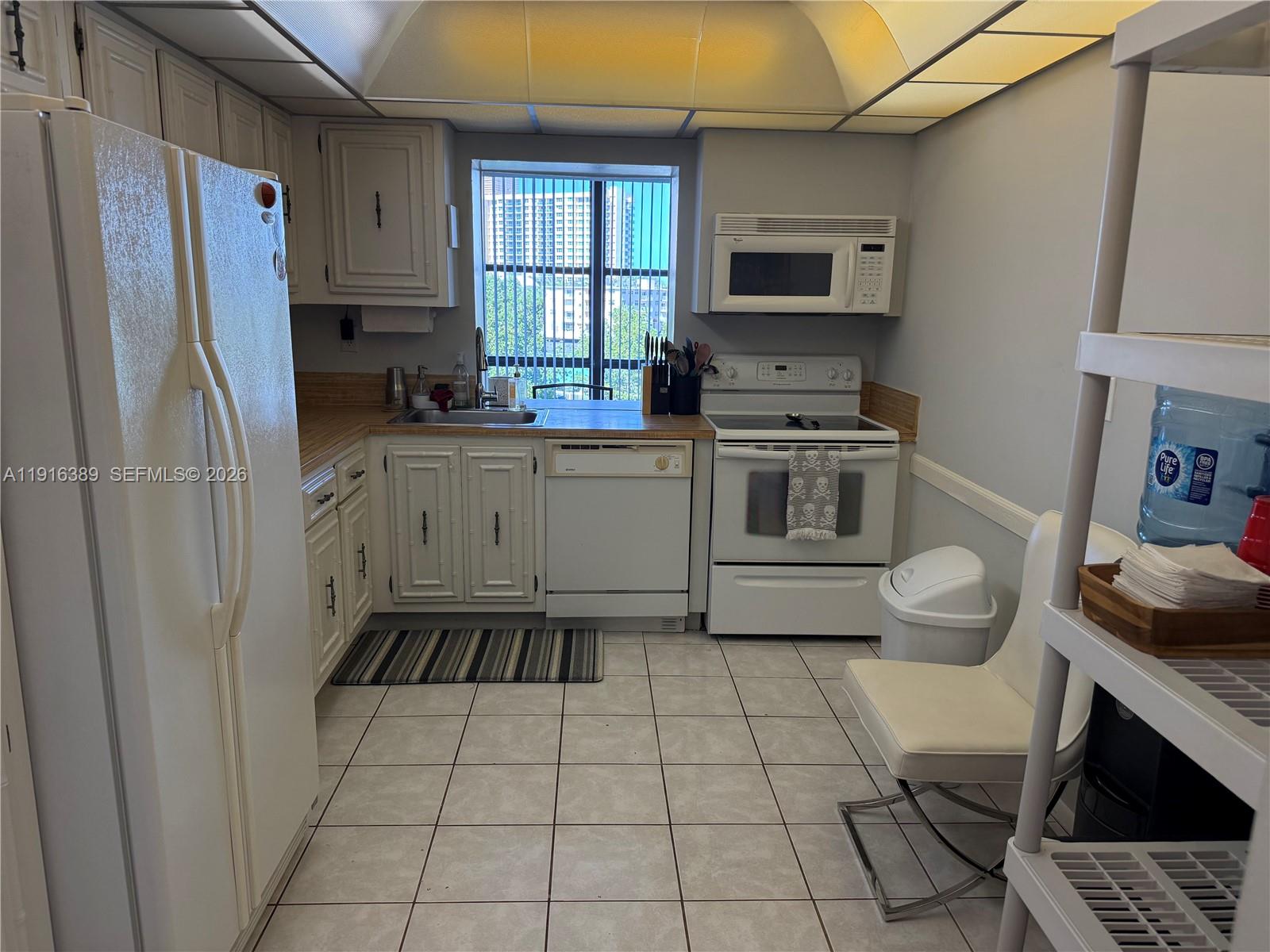 800 Parkview Dr # 402